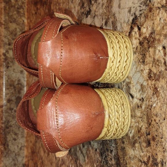 Cucos Calzado Leather Platform Shoes - Picture 8 of 9